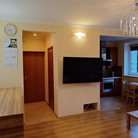 Quiet Dzelzavas Street Apartment Riga Kültér fotó