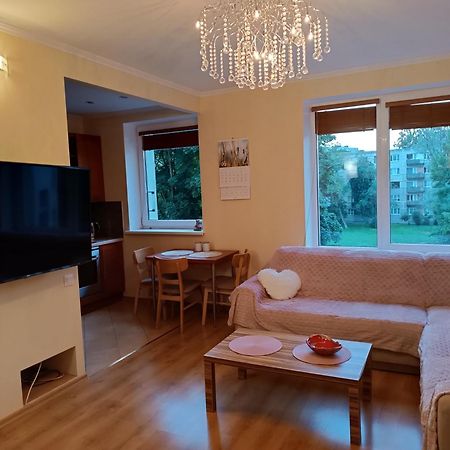 Quiet Dzelzavas Street Apartment Riga Kültér fotó