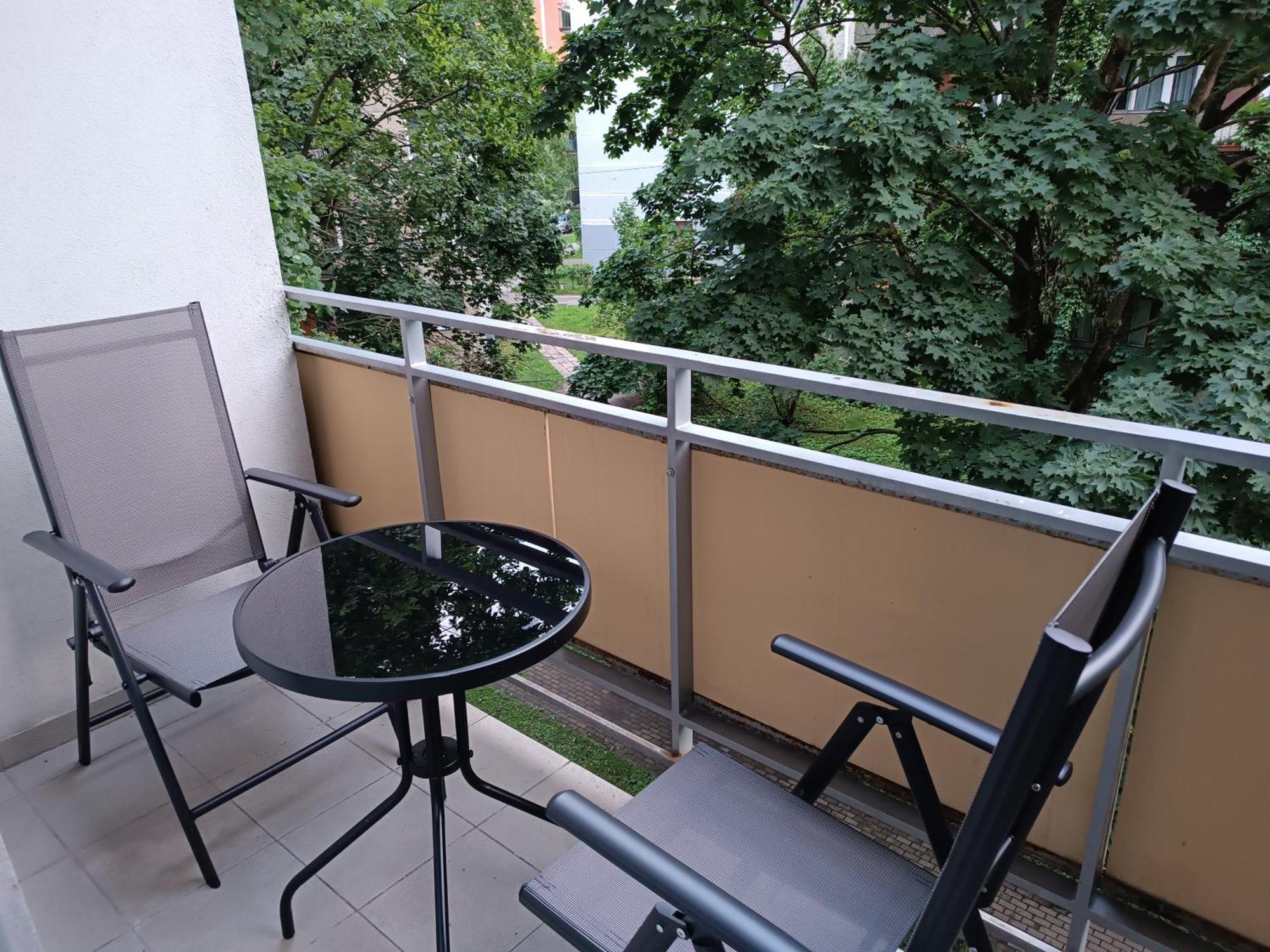 Quiet Dzelzavas Street Apartment Riga Kültér fotó